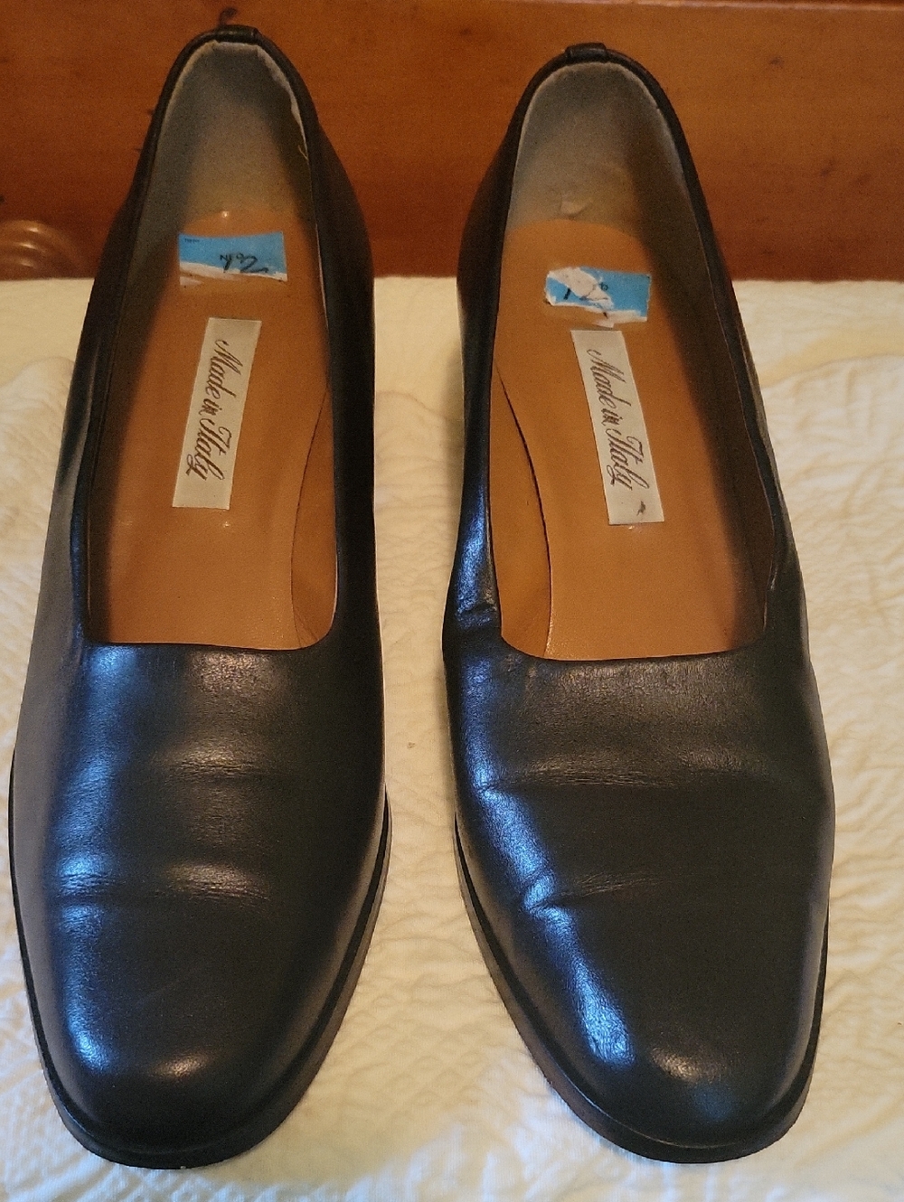 Black Leather Womens Classic Slip-On Pumps Size 12